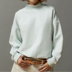 Minimal BDG Urban Outfitters sweatshirt in a cozy fabric.